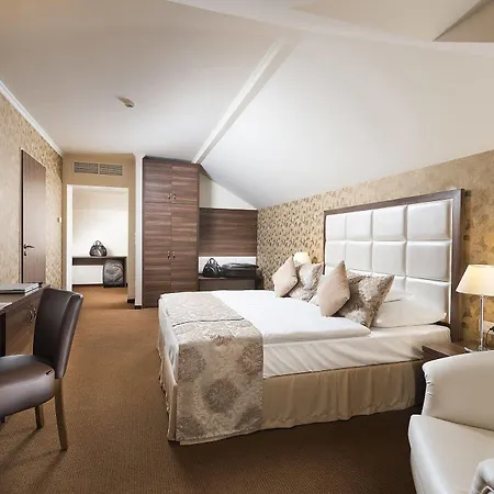 Aventinus Hotel Nyíregyháza